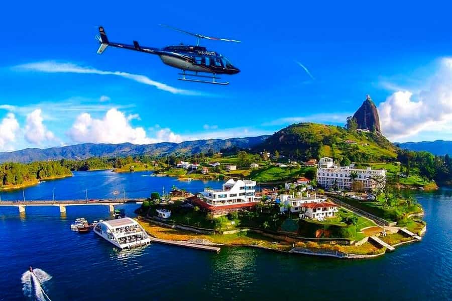 Medellín: Guatapé Private Tour with Helicopter & Boat Ride - Key highlights at a glance