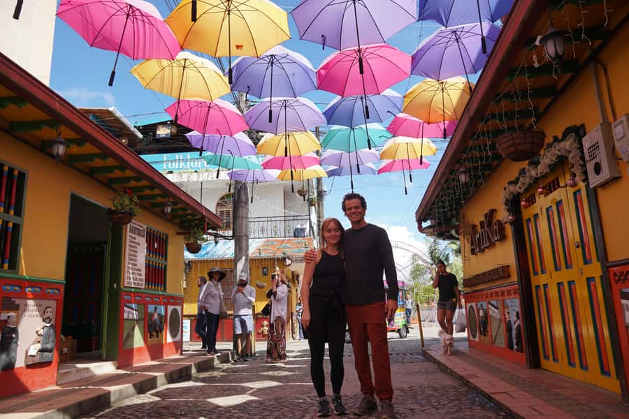 Medellín: Guatapé Private Tour with Helicopter & Boat Ride - Helicopter over Guatapé Lake: the quick aerial view that changes everything