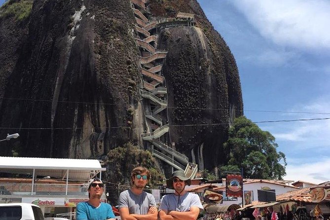 Medellin : Guatape SEMI PRIVATE EXPERIENCE - Starting at YOLO HOSTEL Medellín, in El Poblado, at 8:00 am