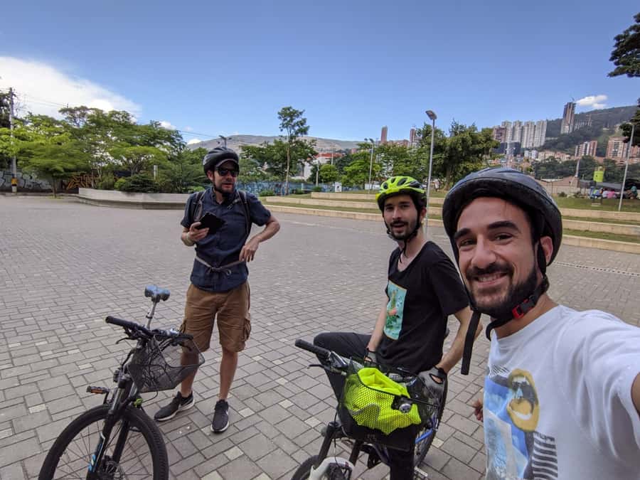 Medellín: Guided City Bike Tour - Key highlights you should not miss