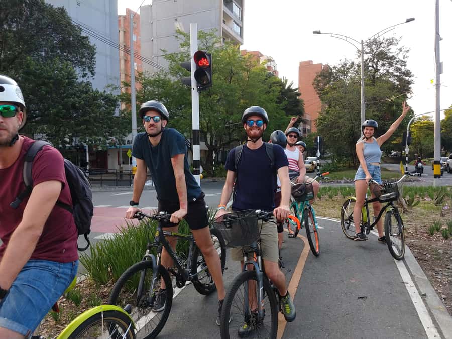 Medellín: Guided City Bike Tour - The 210-minute route: Laureles, Conquistadores, Belén, and the Stadium area