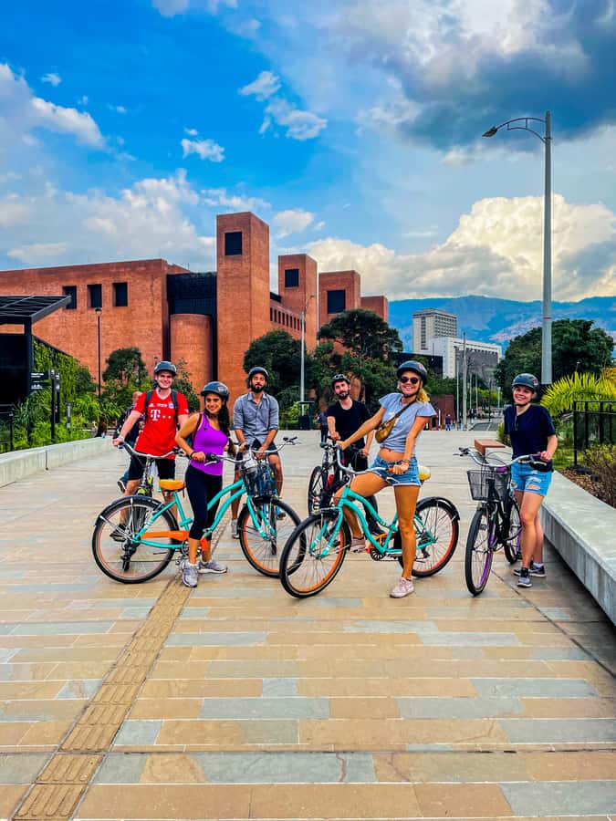 Medellín: Guided City Bike Tour - Medellín River Parks: the newest public space energy