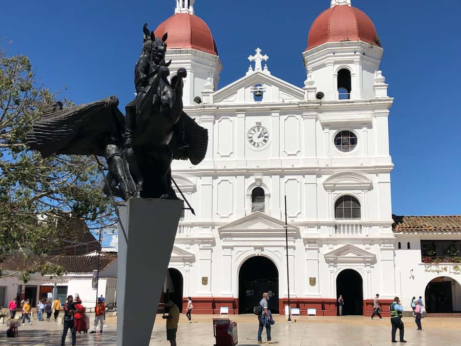 Medellín: Half-Day Private Colonial Towns Tour - El Retiro, 18th-century streets and the central park reset