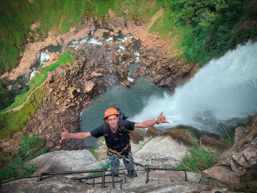 Medellín: Highest Zipline of Colombia Over Waterfalls - La Ceja (Eyebrow) town stop: how Antioquia lives day to day