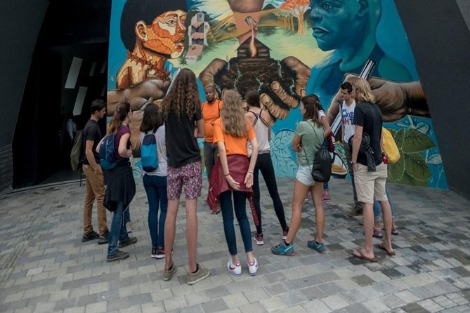 Medellin: Mémoire et Transformation - Une Visite Authentique - Getting oriented with metro connections (the city’s “how”)