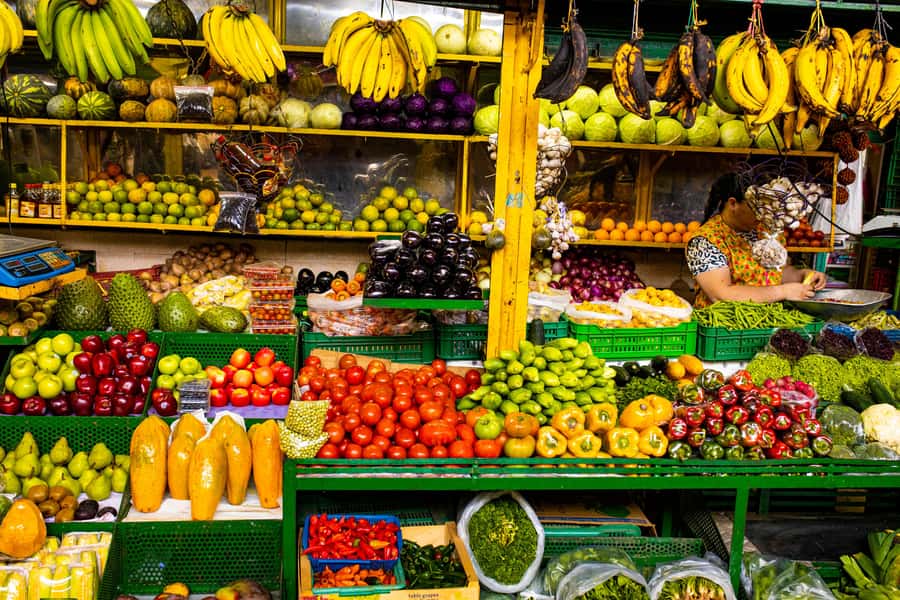 Medellín Multi-sensory Tour in the market, +15 Exotic Fruits - The 150-minute rhythm: what the schedule feels like