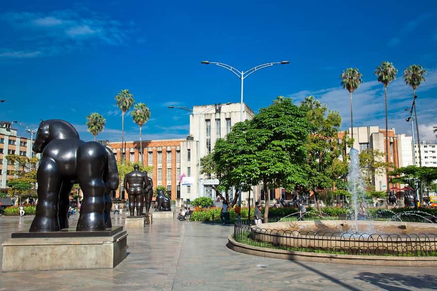 Medellin: Museum of Antioquia Skip-the-Line Ticket - Food, drinks, and timing: how to pair art with Medellín eating