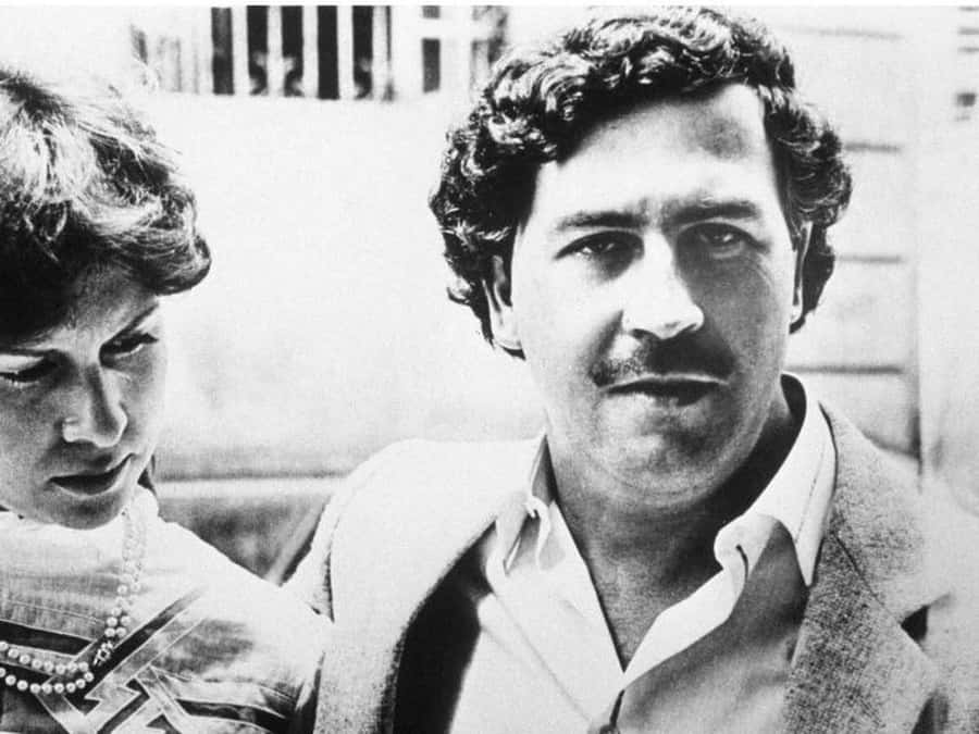 Medellín: Pablo Escobar Tour with beer included - Edificio Mónaco and Parque de Inflexión, turning a home into a memorial
