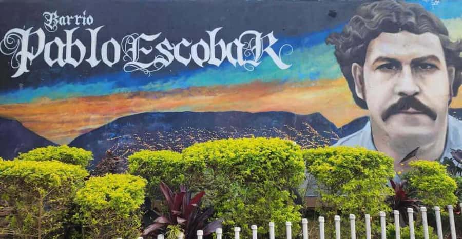 Medellín: Pablo Escobar Tour with beer included - The Pablo Escobar mural stop, beyond the Netflix image