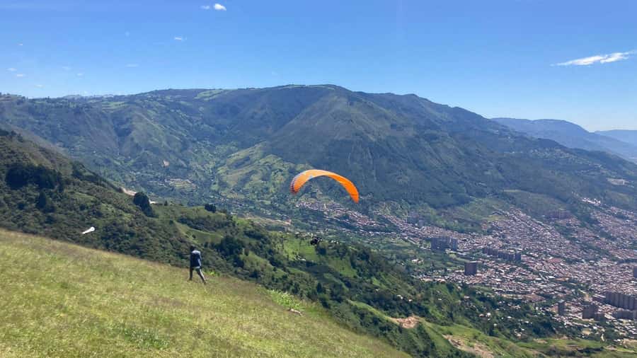 Medellín Paragliding - Go Pro Included - What to bring and who this tour fits best
