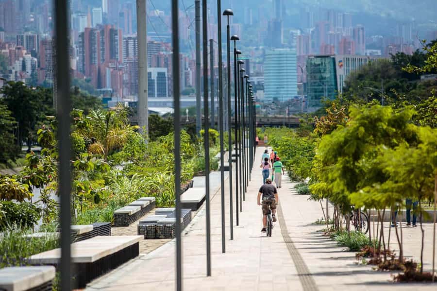 Medellín: Private City Tour and Comuna 13 Tour - Price and value: is $104 a good deal for what you get?