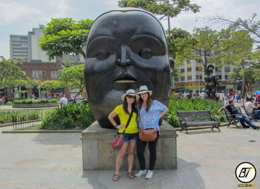 Medellín: Private City Tour and Comuna 13 Tour - The 6-hour rhythm, from El Poblado to Comuna 13