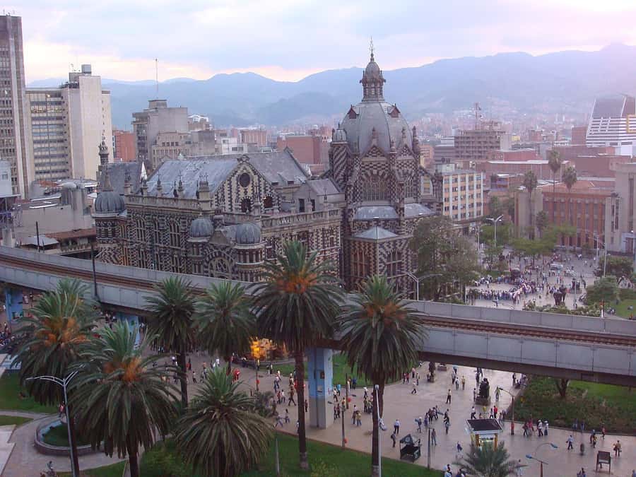 Medellin: Private City Tour - Choosing your route, Botero and Parque Arví style