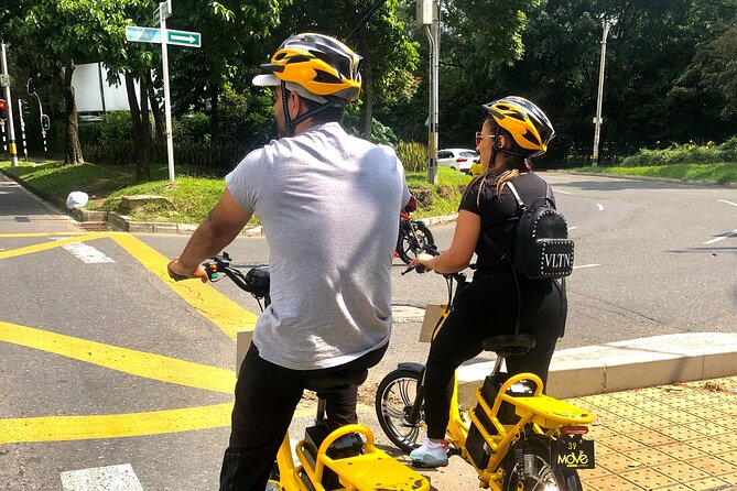 Medellin Private E-Bike Tour with Gourmet Lunch included. - Stop 1: Pueblito Paisa on Cerro Nutibara for Instant Medellín Views