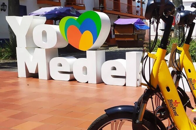 Medellin Private E-Bike Tour with Gourmet Lunch included. - Stop 4: Parque de la Luces for Public Art and Evening-Style Energy