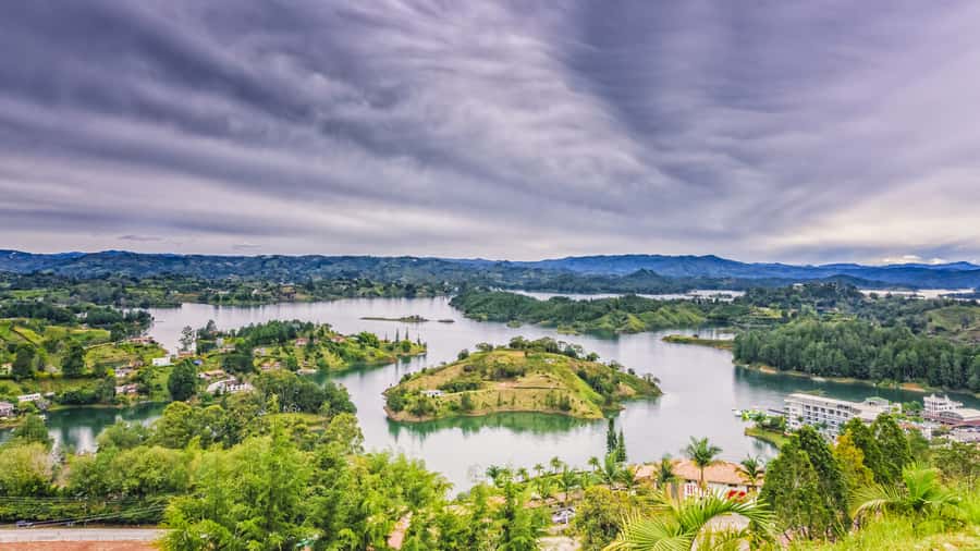 Medellín: Private Guatapé Tour w/ Breakfast, Lunch & Cruise - Why Guatapé plus El Peñol is such a smart Medellín day