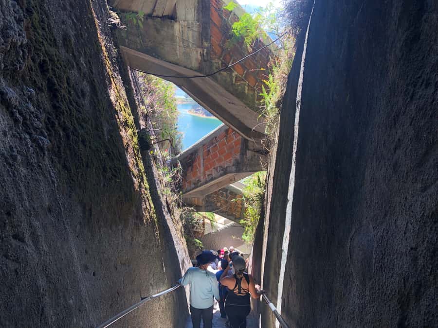 Medellín: Private Guatapé with Peñol Tickets and Boat Ride - Lunch by the Reservoir: The Meal That Makes the Day Trip Feel Real