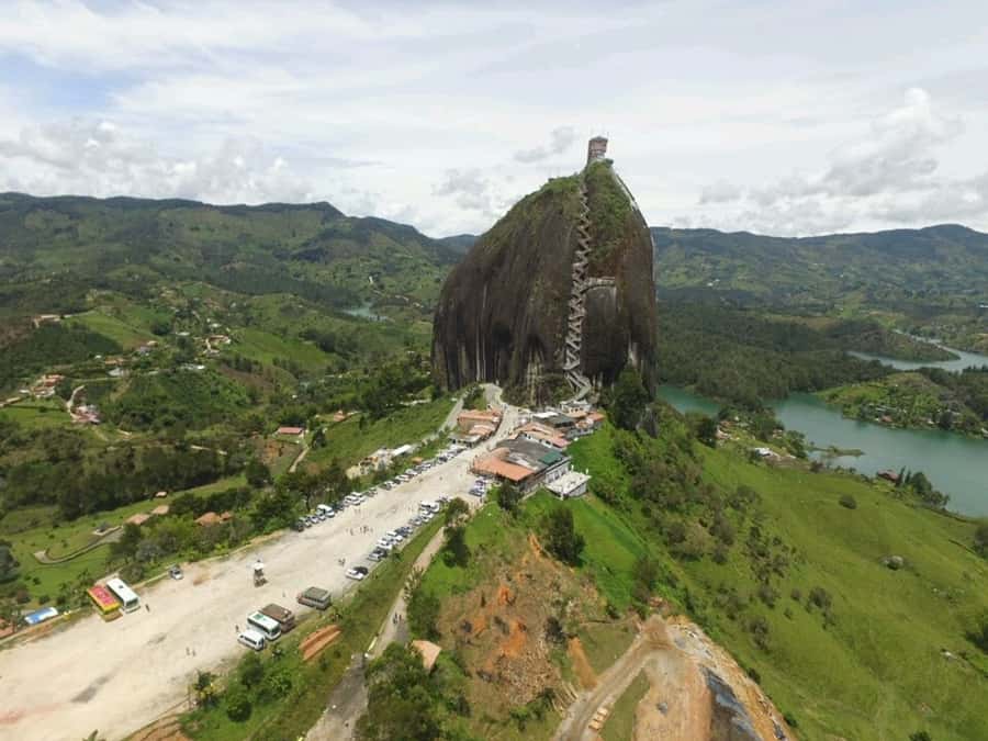 Medellín: Private Guatapé with Peñol Tickets and Boat Ride - Pickup From Central Medellín to the Reservoir, Plus the Famous Landmark Route