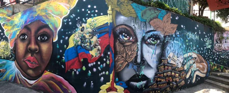 Medellín: Private Pablo Escobar and Comuna 13 Tour - Getting Started Smoothly: Pickup, WhatsApp, and No Rush