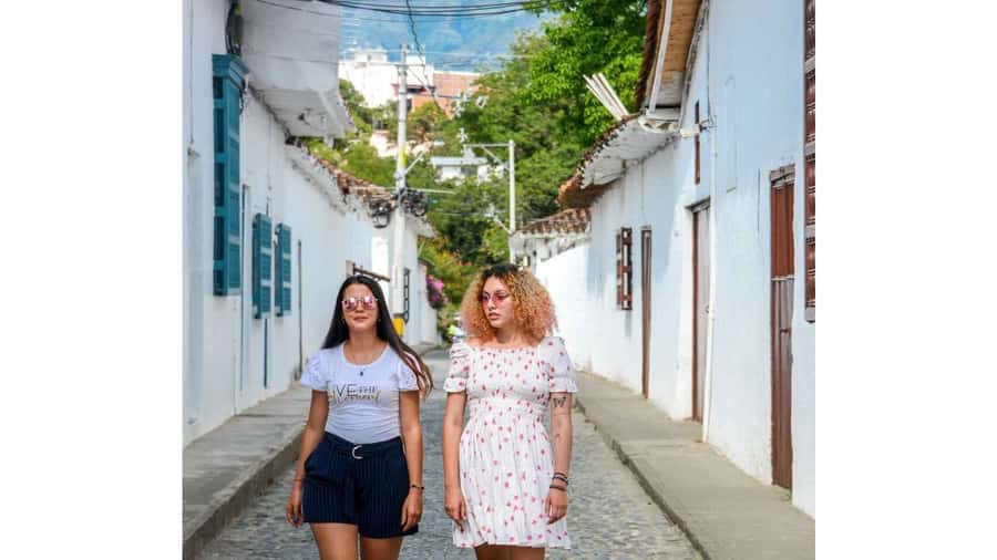 Medellin: Santa Fe de Antioquia Guided Day Trip - Puente Colgante de Occidente, the bridge you can actually picture in photos