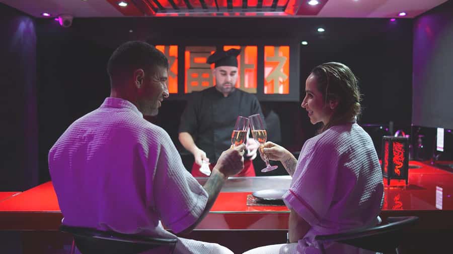 Medellín: Spa Experience with Dinner, Massage and Sauna - Pink-Mirrored Entrance, Then a Guided Circuit Starts