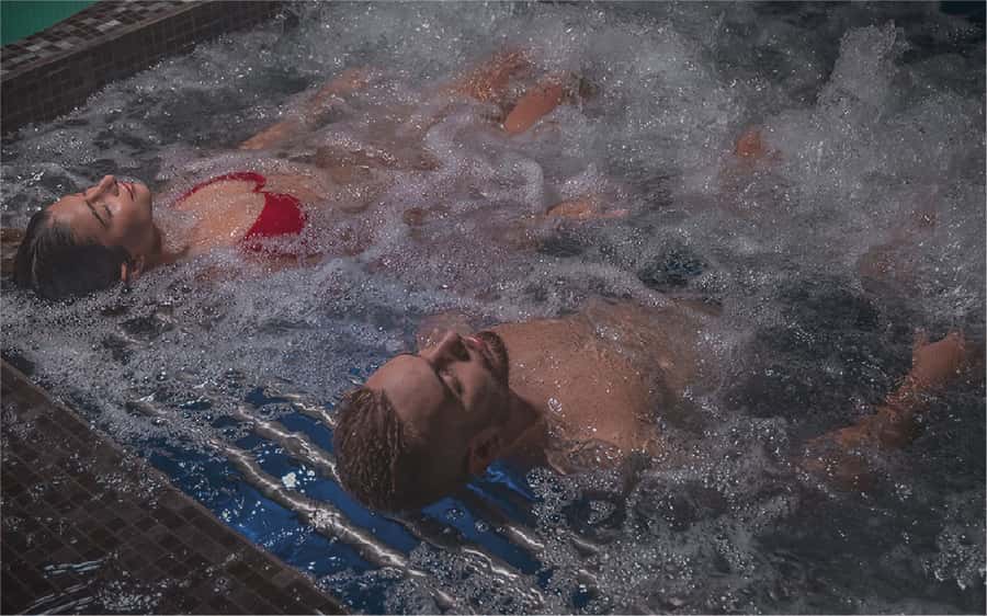 Medellín: Spa Experience with Dinner, Massage and Sauna - Oxygen Bubble Bed, Cascade Jets, and Hamam Steam