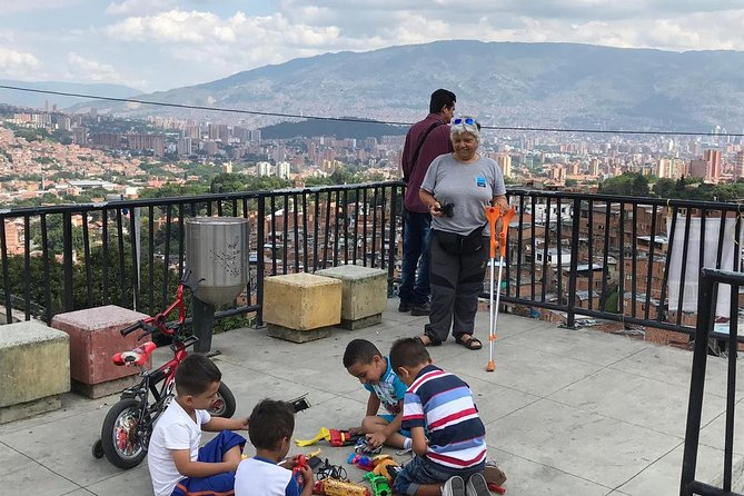 Medellin Street Art Tour - Optional Metro ride: see Medellín’s mass transit in context