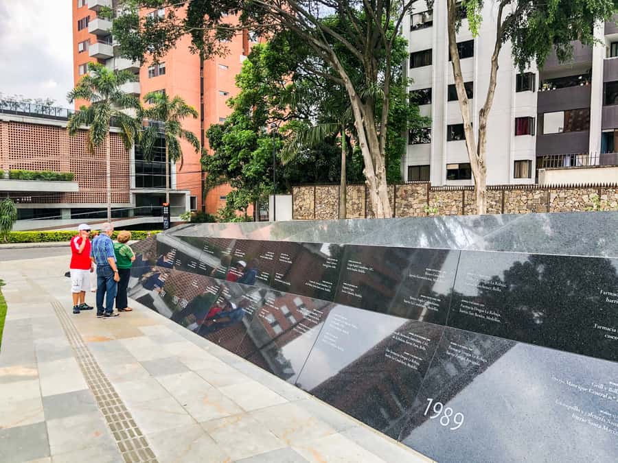 Medellín: The Real Pablo Escobar Tour - Montesacro Cemetery, Escobar’s grave and the wider circle