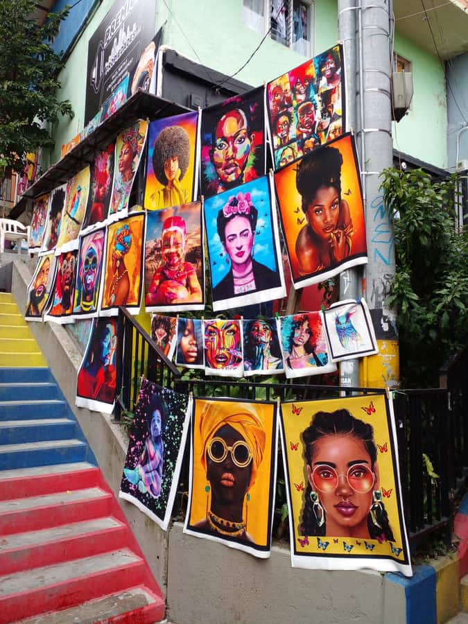 Medellin: Tour Pablo Escobar y Comuna 13 Privado - Stop 1: Inflexion Park at the Old Monaco Building