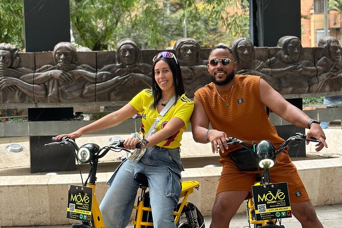 Medellin: VIP Private Historic E-Bike Tour with Lunch - Starting at MOVE City Tours in Laureles, right near Bulevar de la 70