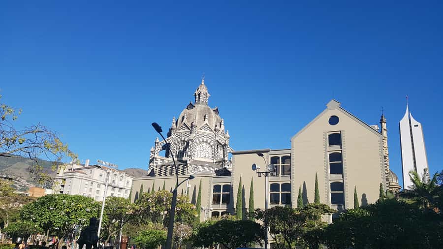 Medellín: Walking Tour with Cable Car and Botero Plaza - Seeing a comuna or barrio the right way: respectful, guided, and grounded