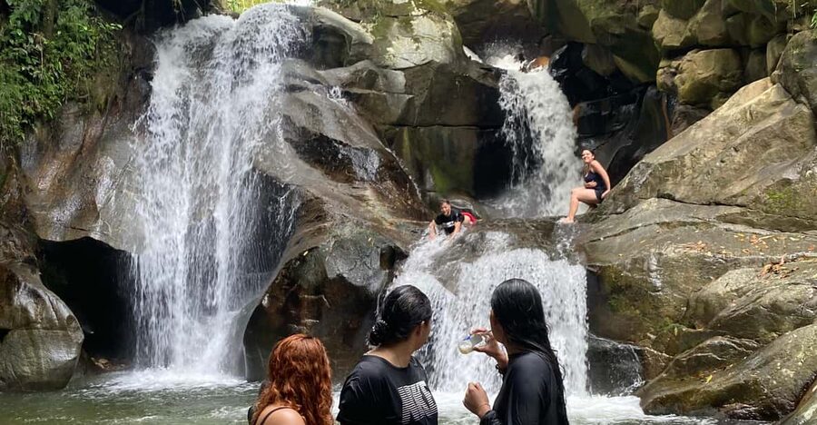 Medellin: waterfalls and naturals poolls tour - What to pack so your day trip stays comfortable