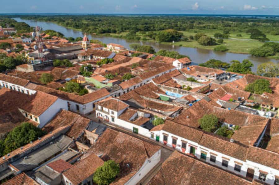 Mompox Caribbean Routes - Arriving in Mompox: colonial cobblestones and a calm pace