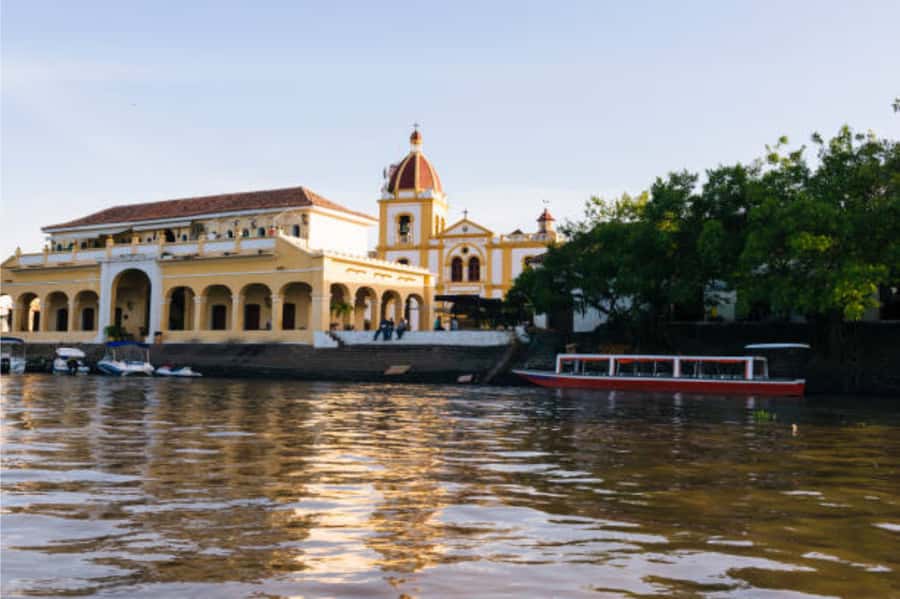 Mompox Caribbean Routes - Day two starts with wine tasting: a maker-style morning