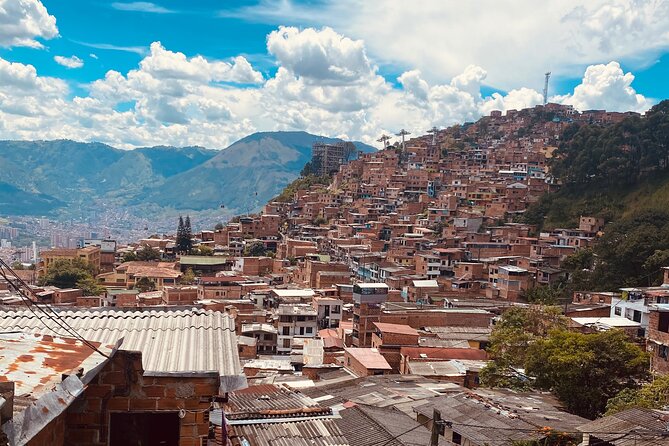 More authentic visit to Medellín + Comuna 3 (alternative) - Centro Comercial Palacio Nacional: architecture you notice even while shopping