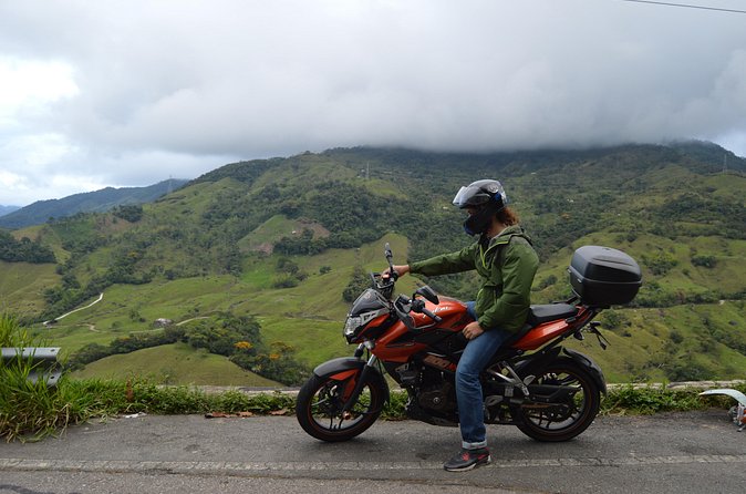 Motorcycle rental in Medellin with unlimited km - Unlimited km changes how you plan your day