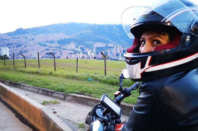 Motorcycle rental in Medellin with unlimited km - The price makes sense when you ride smart for 24 hours