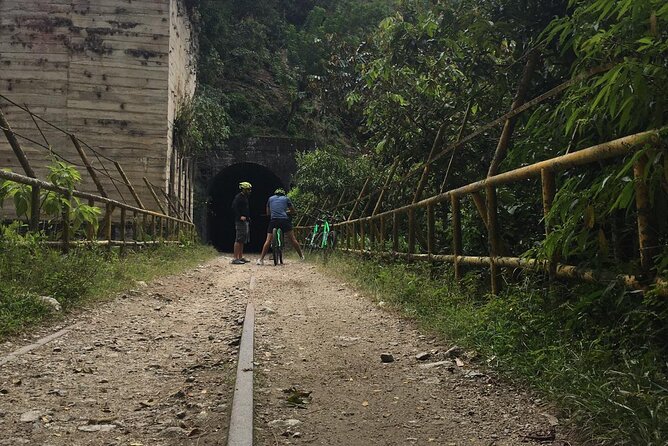 Mountain Bike Tour with Coffee and Lunch in Antioquia's Beautiful Landscapes - Hotel pickup, the 50-minute drive, and a banana before the first pedal