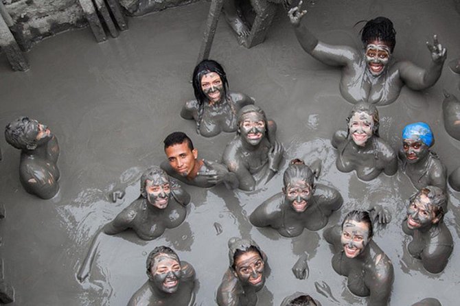 Mud Volcano Cartagena - La Boquilla: lunch you can actually taste, then pool and sea time