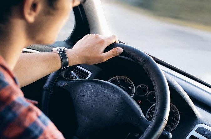 Night-time Private transfer service from or to Medellín Airport - Hotel to airport timing for domestic and international flights