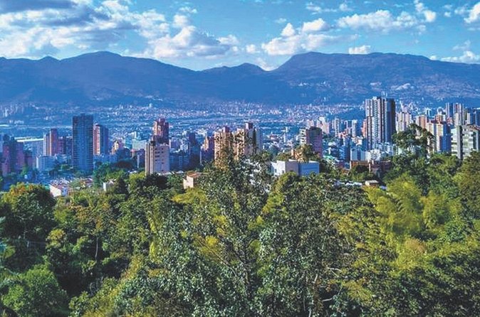 Night-time Private transfer service from or to Medellín Airport - Who this transfer is best for