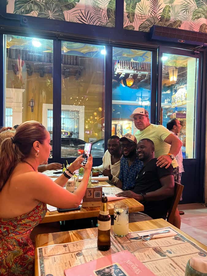 Nightlife: sunset boat party + tour of the old town - Back on land around 7:00 pm, then the typical restaurant stop