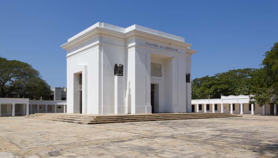 Old Town and Quinta Pedro Alejandrino Santa Marta City Tour - Gastronomic experiences included: eat something, stay in the moment