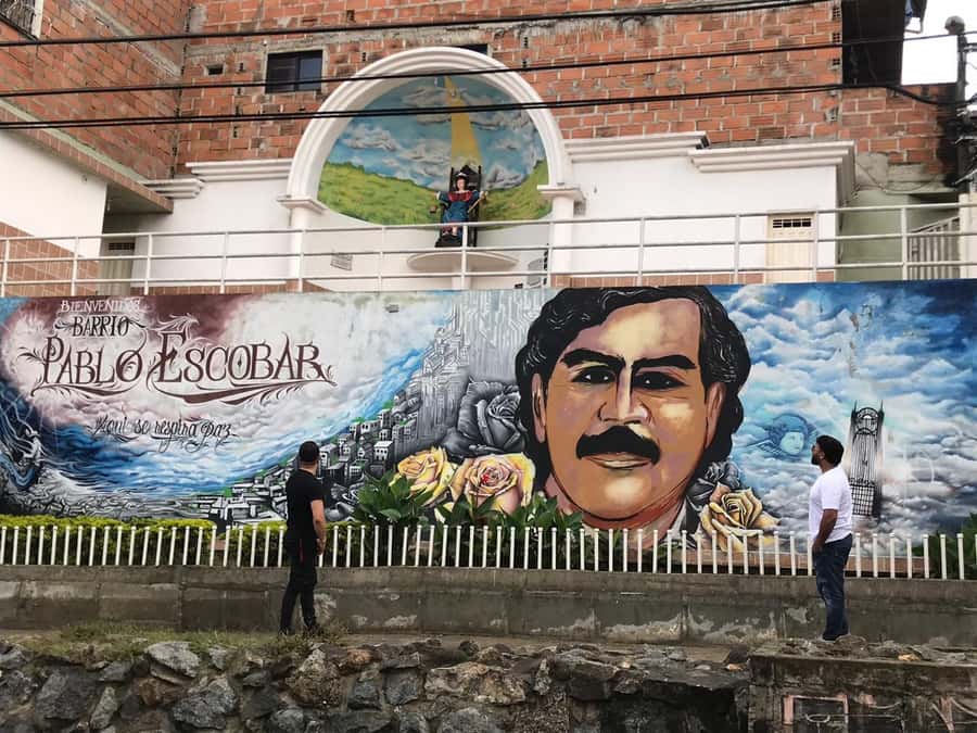 pablo, comuna 13 & cable car express tour - The cable car ride: views you can actually use for orientation