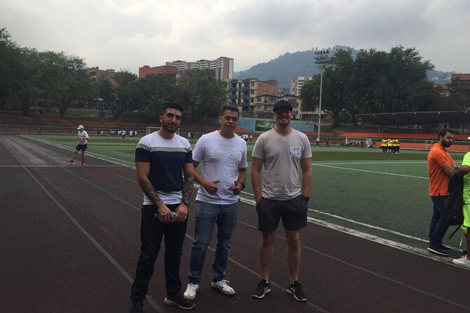 Pablo Escobar Historic Tour and Cable car - Stop 1: Parque Memorial Inflexion and why the tone starts here