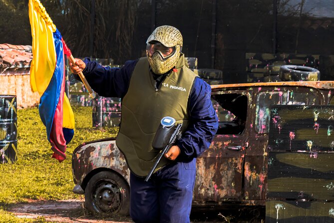Pablo Escobar Mansion + Paintball + Boat Trip from Guatapé - Guatapé town and Zócalos with a local guide: what to look for