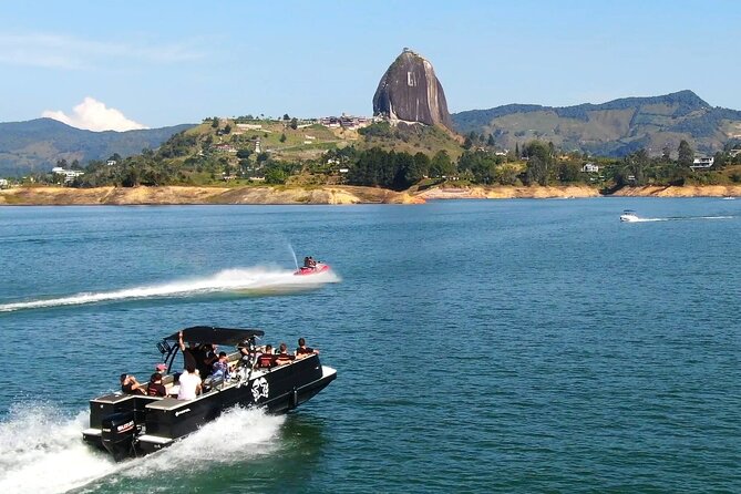 Pablo Escobar Mansion + Paintball + Boat Trip from Guatapé - Paintball in Guatapé: adrenaline, laughs, and controlled fun