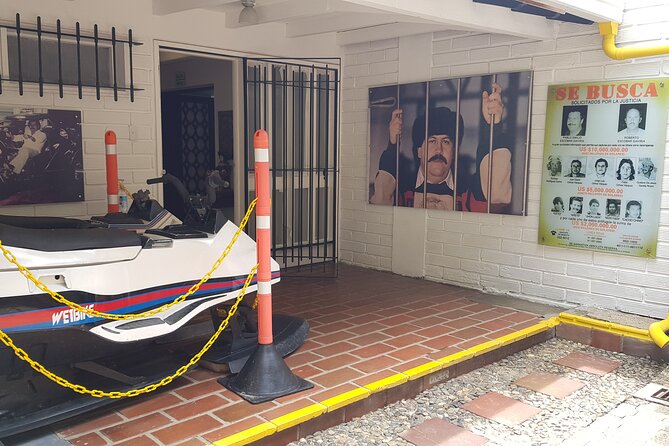 Pablo Escobar Private Half-Day Cultural Tour in Medellin - Price and value: what $69 gets you in Medellín