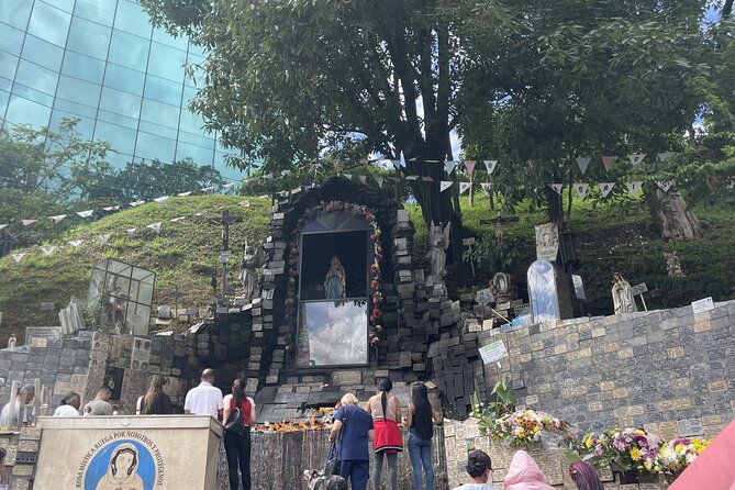Pablo Escobar Shared Tour of Medellin - The Meeting Point in El Poblado, and How Not to Waste Time