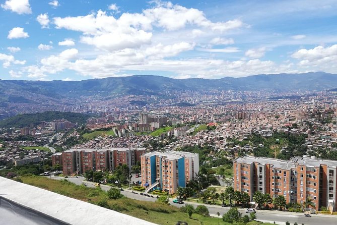 Pablo Escobar Tour And Comuna 13 - Private guide and A/C pickup, not the usual “meet here” hassle